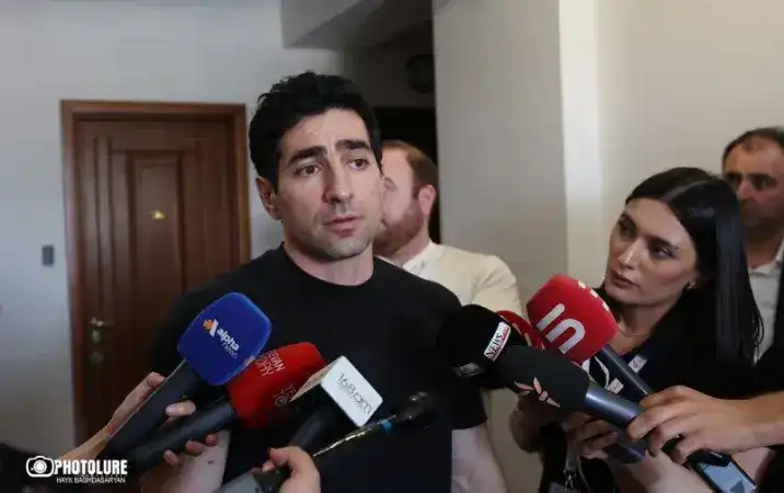 «Պիղծ դաւաճանի սովորական գործելաոճն է»․ Լեւոն Քոչարեանը՝ իր տան խուզարկութեան մասին