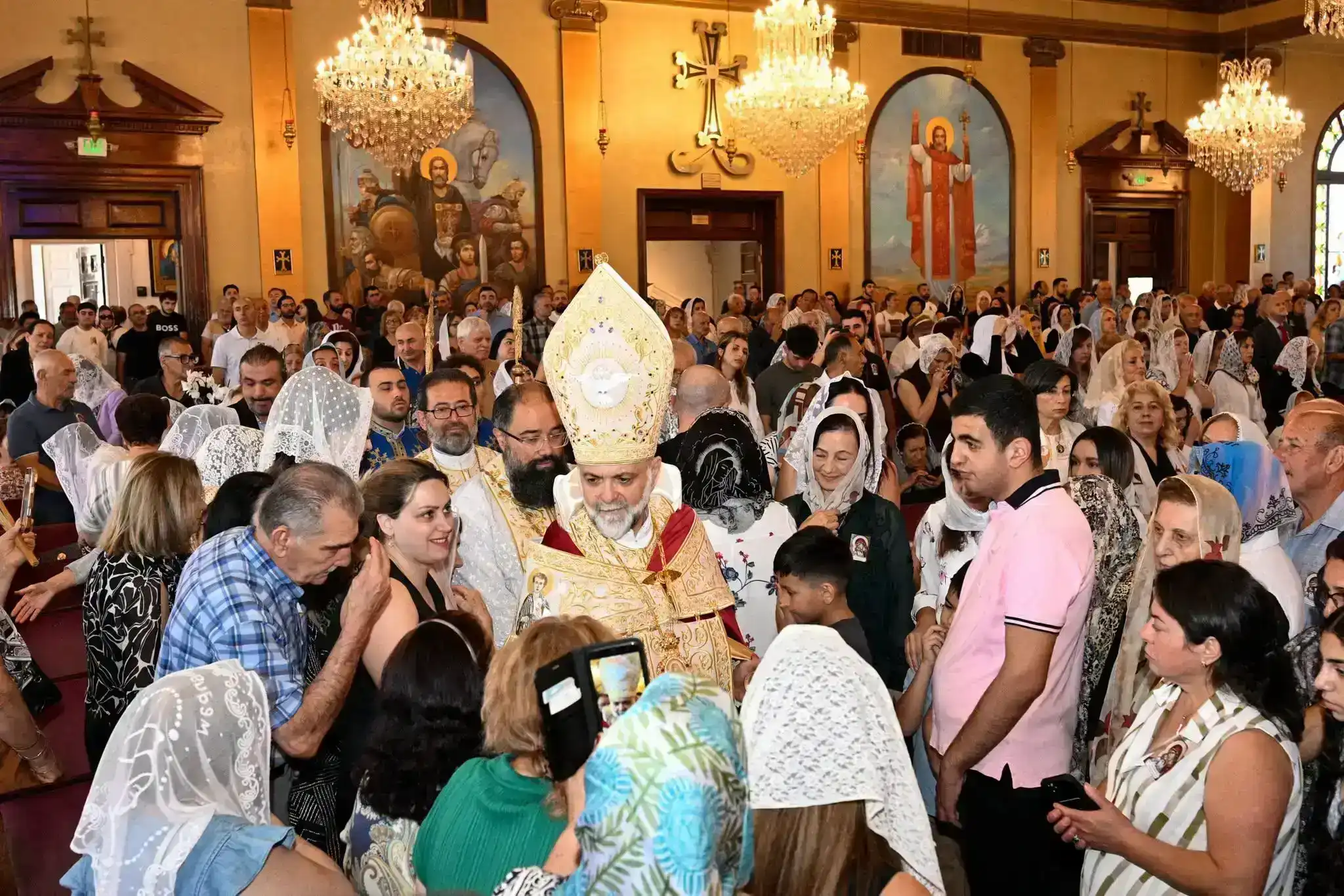 Արեւմտեան Թեմը փառահեղօրէն նշեց Ս. Աստուածածնայ Վերափոխման տօնը