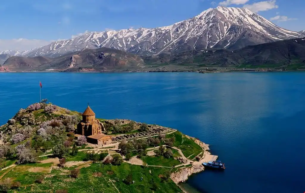 Վանայ Լիճը վտանգուա՞ծ