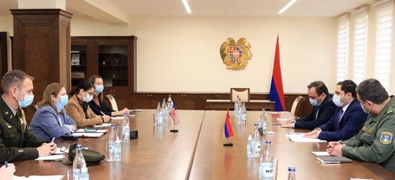 Պապիկեան եւ Թրէյսի. Անվտանգային խնդիրներու քննարկում