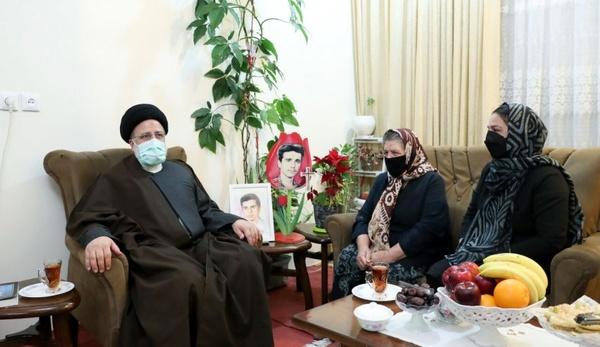 Իրանի նախագահը այցելած է հայ նահատակ՝ Վարդան Աղաջանեանի  ընտանիքին 