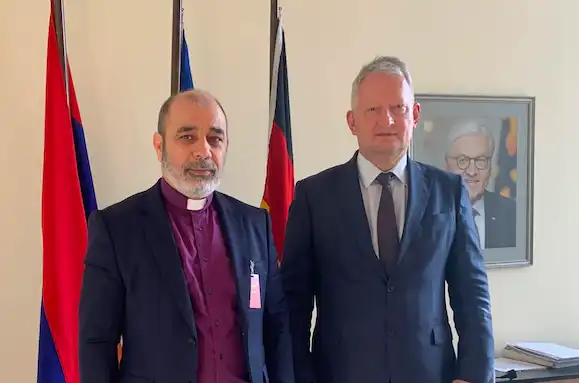 Գերմանիոյ Թեմի Առաջնորդ  Տ. Սերովբէ Սրբազան այցելած է նորանշանակ դեսպան Ռիխտէրին