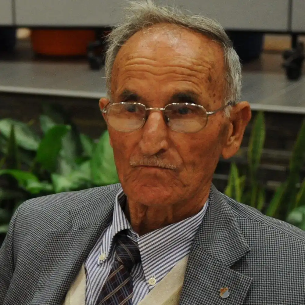 Ծերանալ Մերժող Սամուէլ Մկրտիչեանը