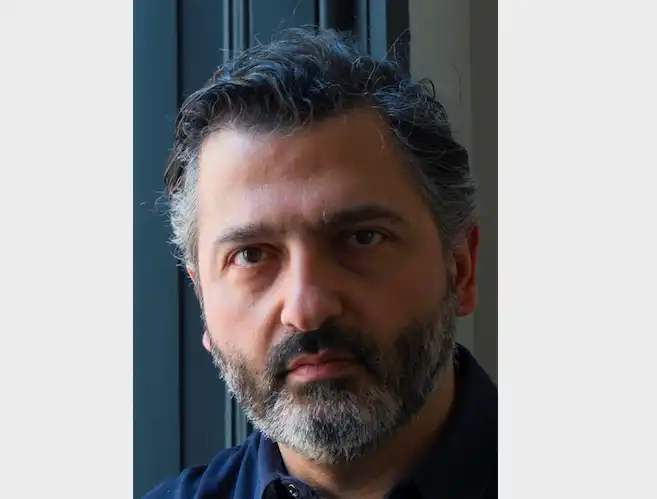   Քաղաքներ, անցեալ եւ ոգի.  Բնիկ Սուրիահայ Հրայր Սարգիսեանի նոր  ցուցահանդէսը 