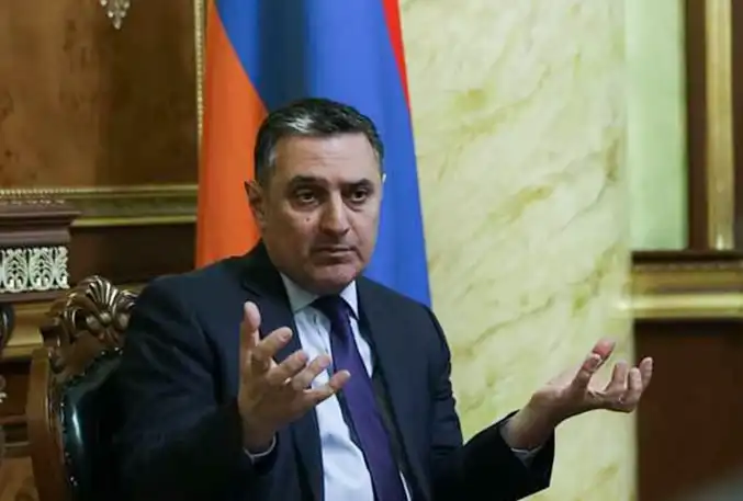 Փաշինեան աշխատանքէն հեռացուց Հրաչեայ Թաշճեանը