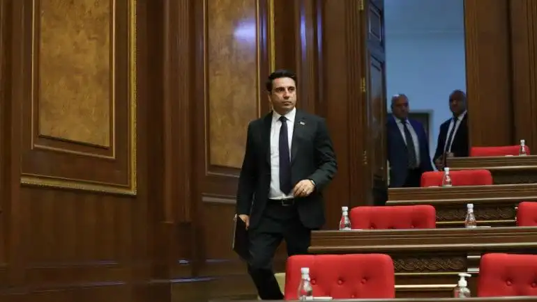 Հակառակ ծանր պայմաններուն Հայաստանի վերնախաւը կը շարունակէ պարգեւատրումները 