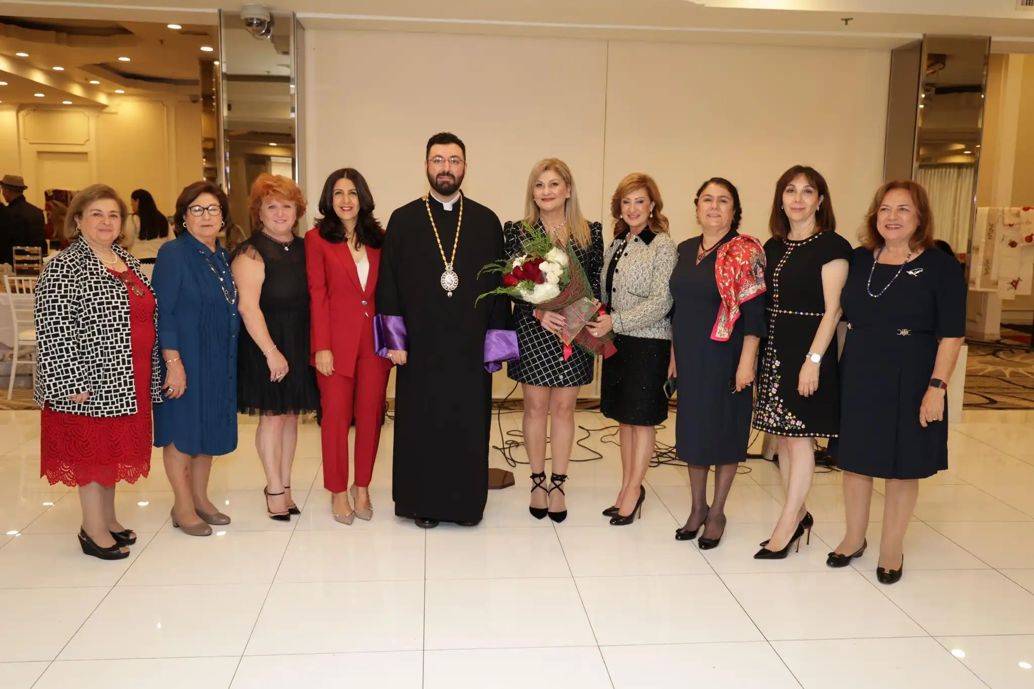 Ամանորի եւ Սուրբ Ծնունդի տօնավաճառ Արեւմտեան Թեմէն ներս 