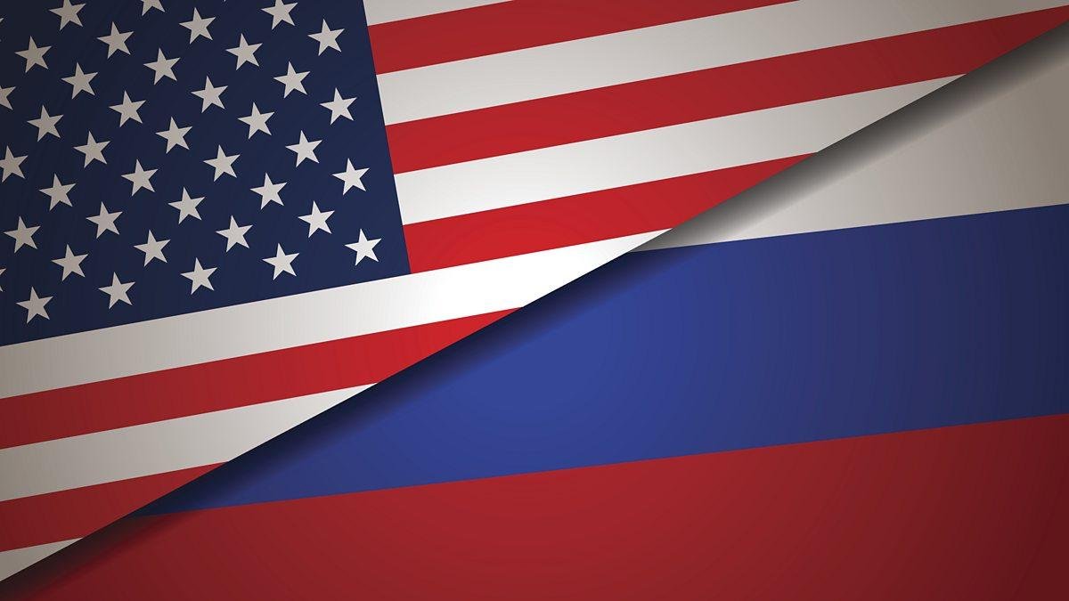 Us russian. Флаг Федерации США. Флаг России и США. Флажки США И России. Российский и американский флаги.