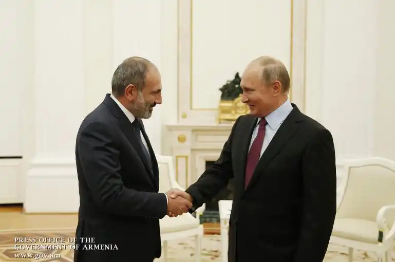 Փութին շնորհաւորած է Փաշինեանը 