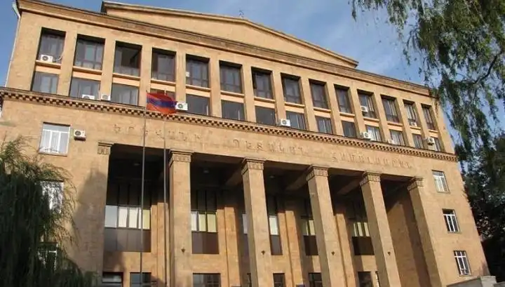 ԵՊՀ. Ռեկտորի ընտրութիւն եւ բողոքի գործողութիւն