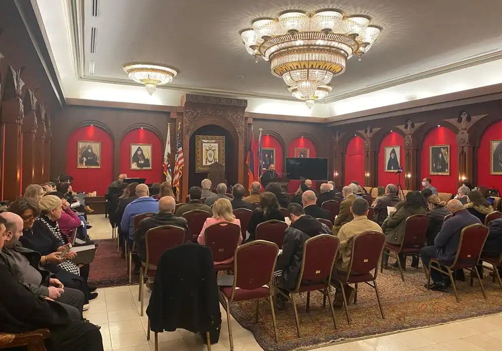 Պըրպէնք քաղաքին մէջ «Նարեկ» աղօթամատեանի նոր հրատարակութիւնը ներկայացուեցաւ 