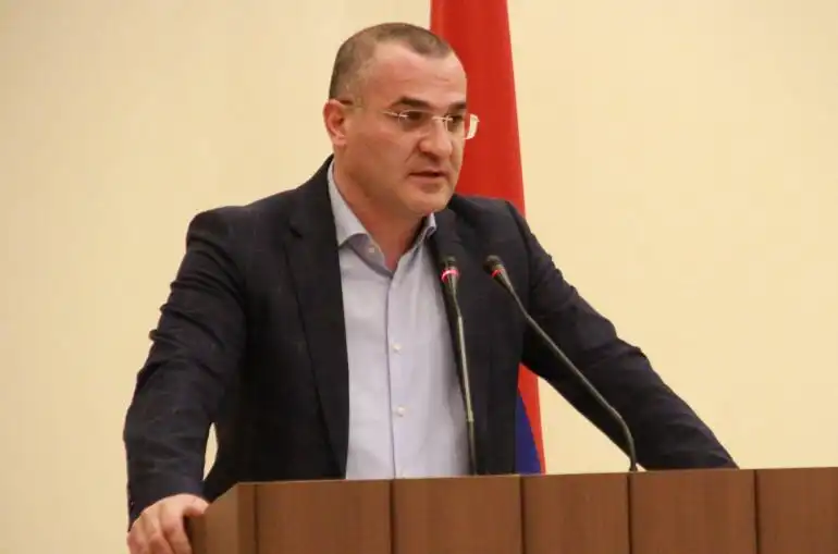 «Ոչ  մէկ օրէնքով բացառուած է Լաչինի միջանցքով դէպի Արցախ  զինափոխադրութիւնը». Արցախցի գործիչ 