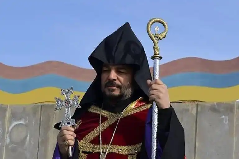 Արցախի տարածքները Ատրպէյճանին պէտք  են առանց հայու. Արցախի Թեմի Առաջնորդ 