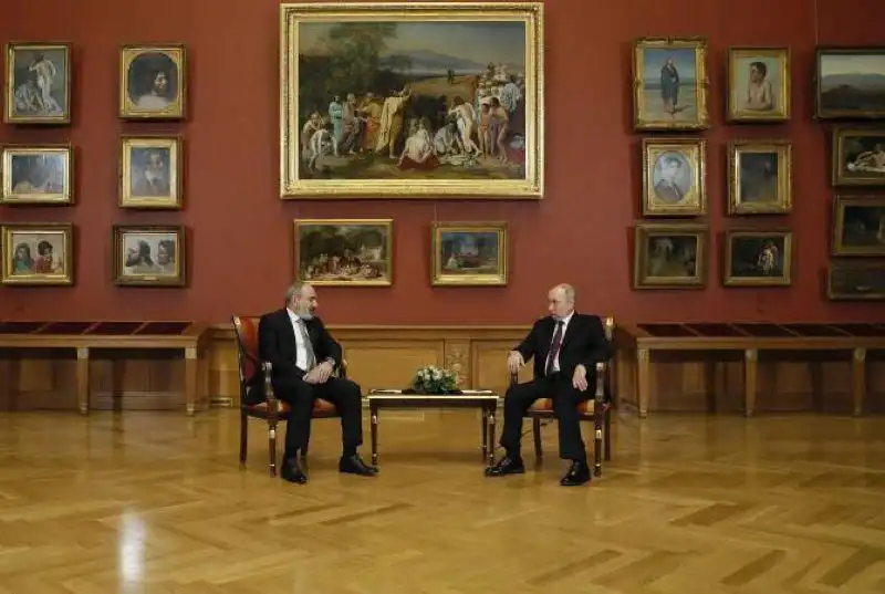 «Ստացւում է, որ միջանցքը խաղաղապահների վերահսկողութեան ներքոյ չէ». Փաշինեան՝ Փութինին