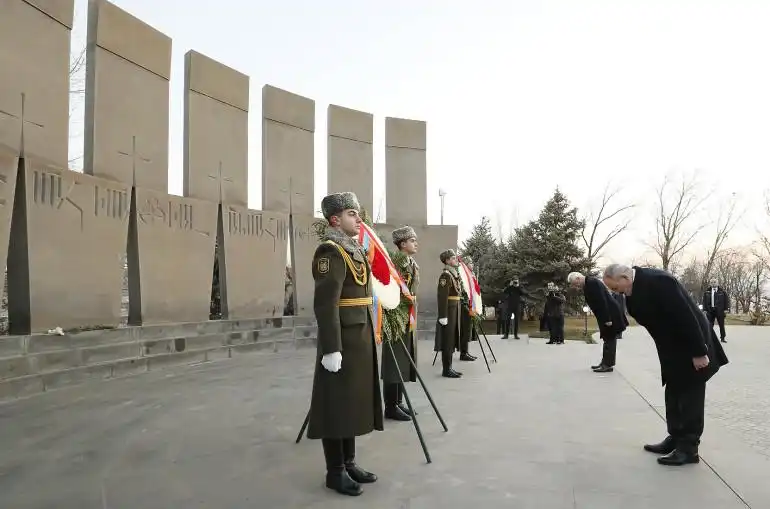 Փաշինեան  այցելեց ՝ Եռաբլուր