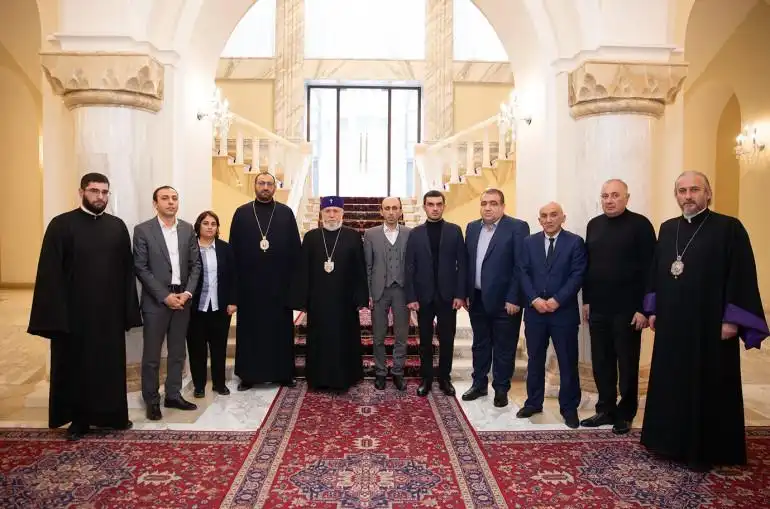 Ամենայն Հայոց Կաթողիկոսն ընդունած է Արցախի պատուիրակութիւնը` Արտակ Բեգլարեանի գլխաւորութեամբ (լուսանկարներ)
