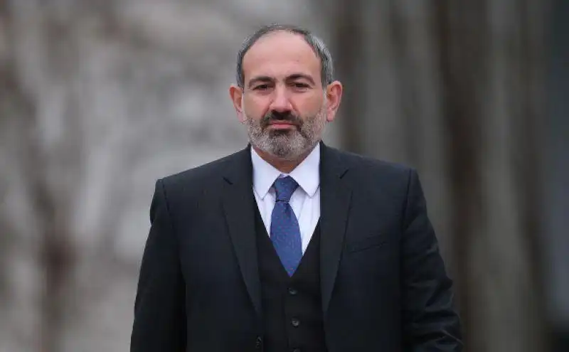 Փաշինեան կը մեկնի Ս. Փեթերսպուրկ  