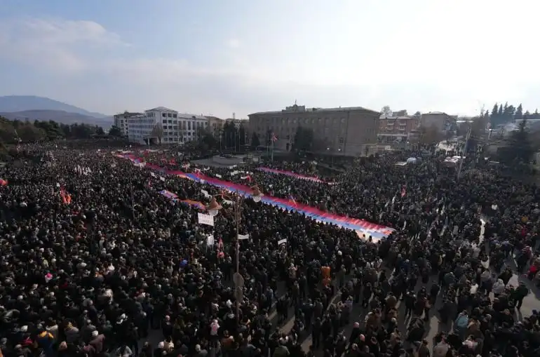 «Սա միակ ճանապարհն է». Միջազգային լրատուամիջոցներու արձագանգը՝ Ստեփանակերտի հանրահաւաքին