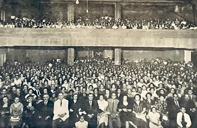 Ի խորոց սրտի. «Յուսաբեր»ի լոյսին մէջ... եւ շուքին տակ