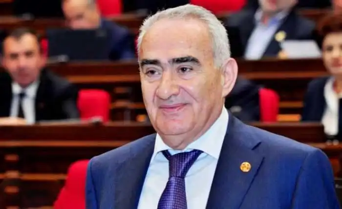 Մահացած է Գալուստ Սահակեանը