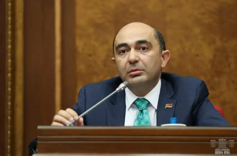 «Խաղաղութեան վերաբերեալ Ատրպէյճանի եւ Հայաստանի ընկալումները նոյնը չեն». Էտմոն Մարուքեան 