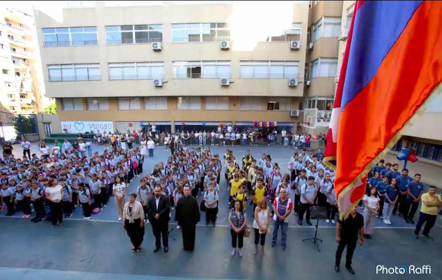   Տօնական օրերու ընդառաջ. Հայ Կաթողիկէ «Սուրբ Խաչ Հարպոյեան»վարժարանի իւրայատուկ նախաձեռնութիւնը՝ Պէյրութի մէջ (Տեսանիւթ)