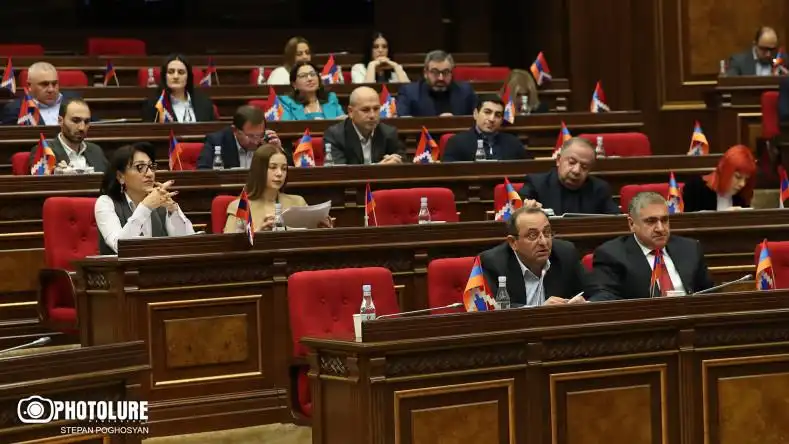 «Հայաքուէ»-ի նախագիծը չընդգրկուեցաւ ԱԺ օրակարգի մէջ, ՔՊ-ն դէմ քուէարկեց
