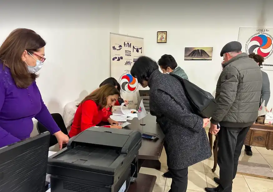 Արցախցի տասնեակ   ընտանիքներ «Հալէպ» կազմակերպութիւնէն նպաստ ստացան 