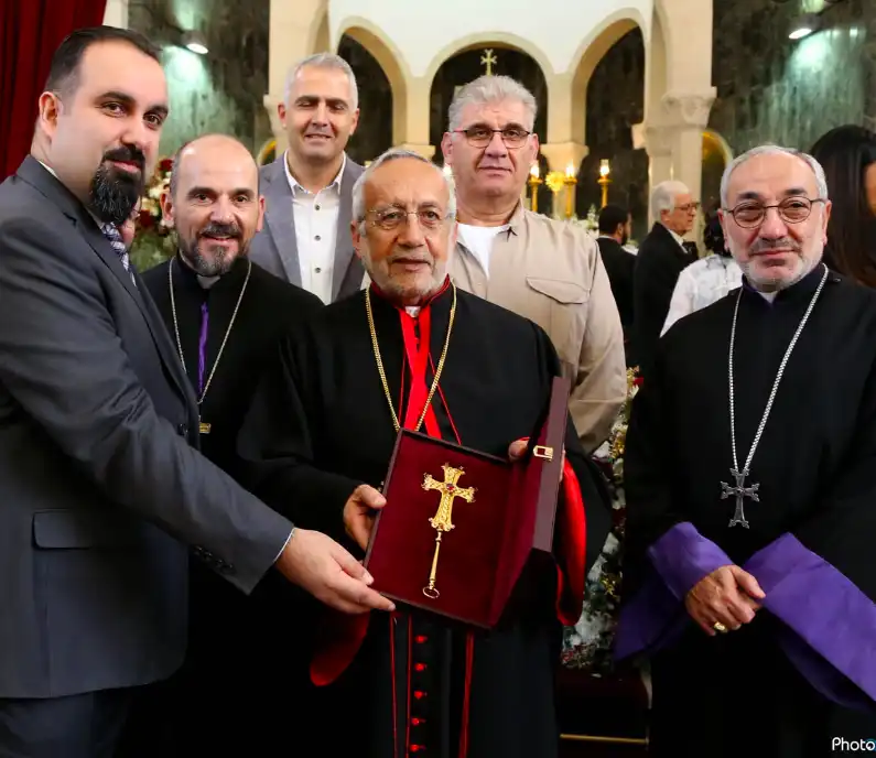 Պէյրութի մէջ. «Սուրբ Խաչ» վարժարանի պատուիրակութիւնը մասնակից՝ Հոգեւոր Տիրոջ յոբելեանին 