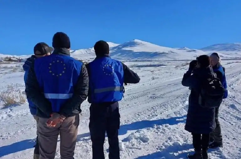 Միջազգային ճգնաժամային խումբի նախագահն այցելած է հայ-ատրպէյճանական սահման