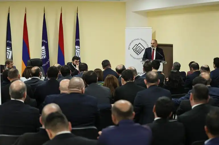 Գիւմրիի մէջ իշխող կուսակցութիւնը   քաղաքական ժողով  կայացուց. Խօսք առած է  Նիկոլ Փաշինեան