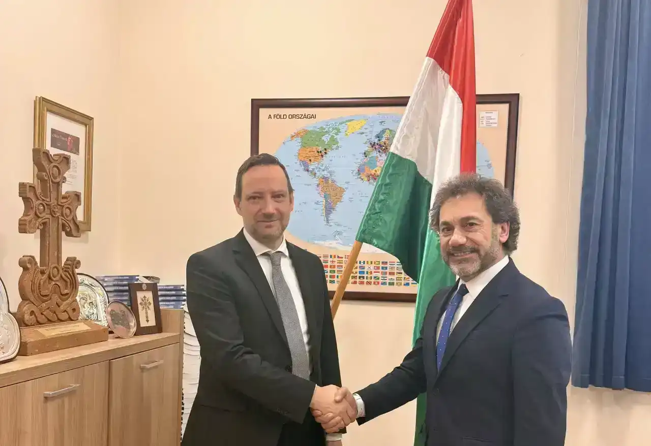 Հունգարիա. Վեր. Դոկտ. Յարութիւն Սելիմեանի հանդիպումը՝ Հունգարիոյ Պետ. Քարտուղարին հետ