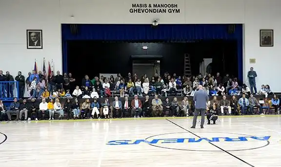 Կատարուեցաւ  Ֆերահեան վարժարանի վերանորոգուած՝ «Մասիս եւ Մանուշ Ղեւոնդեաններ» մարզասրահի բացումը