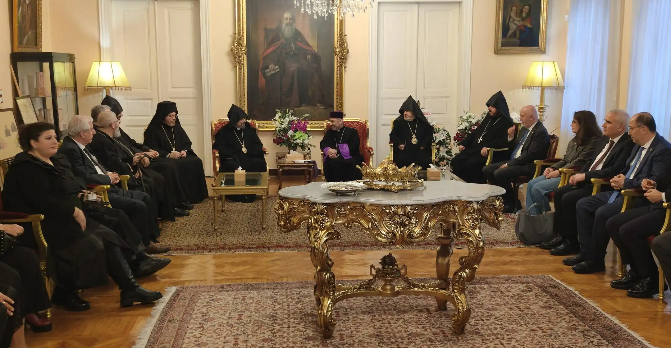 Պոլիս.  Տօնական այցելութիւն քոյր եկեղեցիներուն 