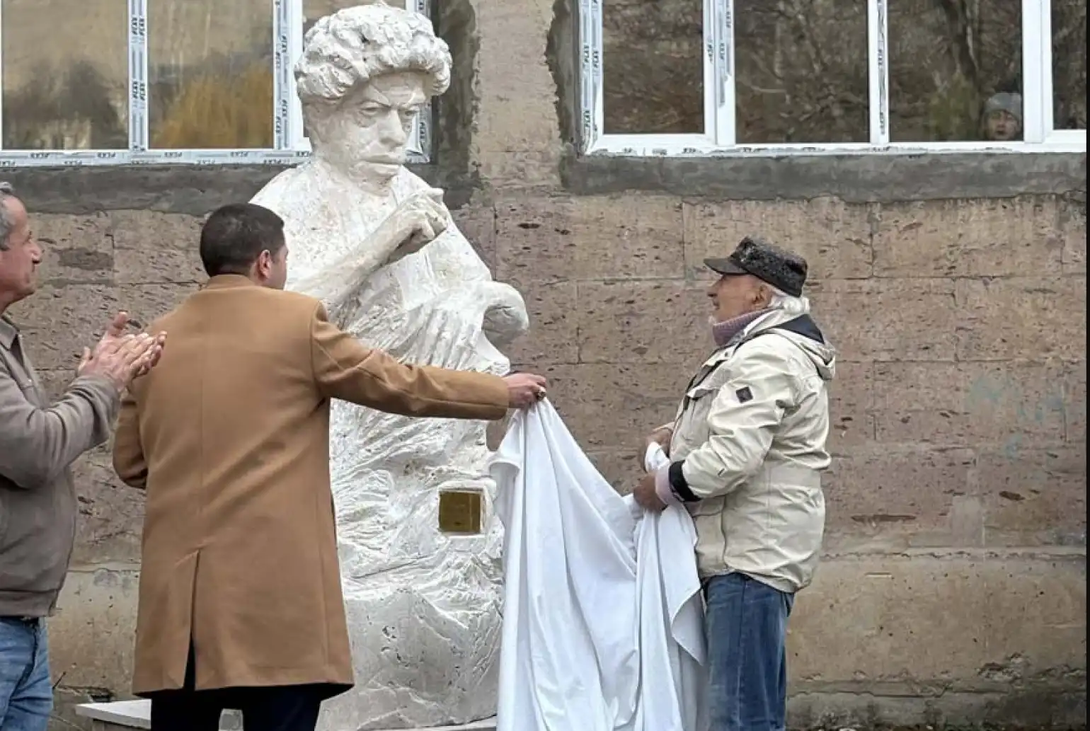 «Ես ոչ թէ Պարոյր Սեւակի անձն եմ քանդակել, ես գաղափարական կոմպոզիցիա եմ ստեղծել, որը կոչւում է «Անլռելի զանգակատուն»». քանդակագործ Լեւոն Թոքմաջեան