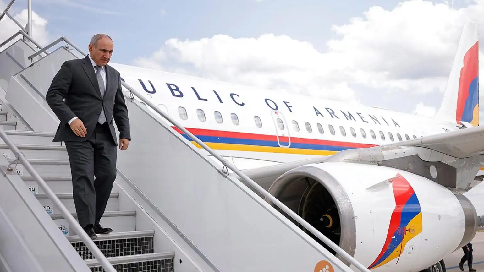 Օդային տարածքի փակ ըլլալու պատճառով վարչապետ Փաշինեանի օդանաւը Մոսկուայի փոխարէն վայրէջք կատարած է Ս. Փեթերսպուրկ