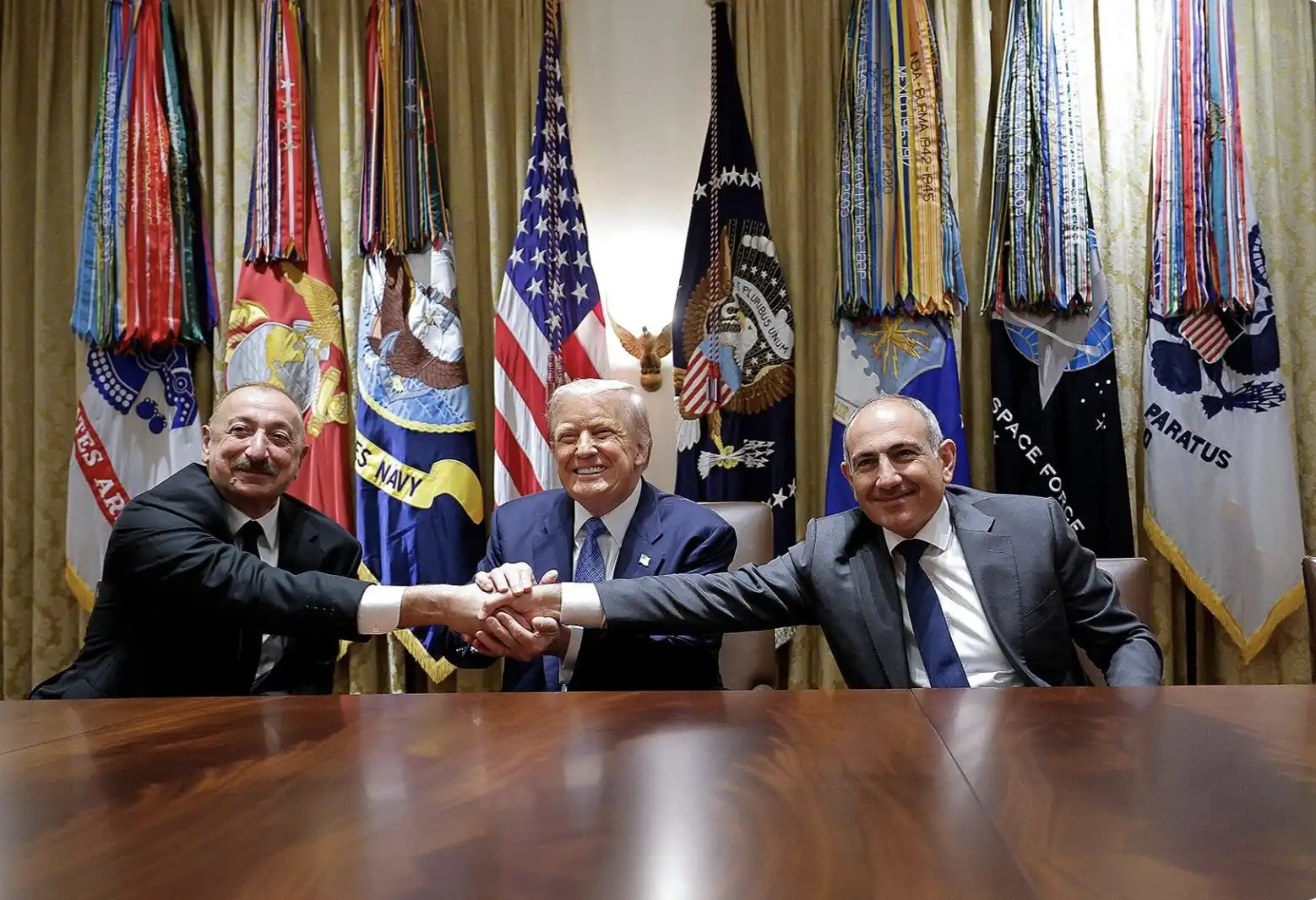 Թրամփ հերթական անգամ շեշտած է, որ միայն ինք յաջողած է դադրեցնել Հայաստանի եւ Ատրպէյճանի միջեւ հակամարտութիւնը