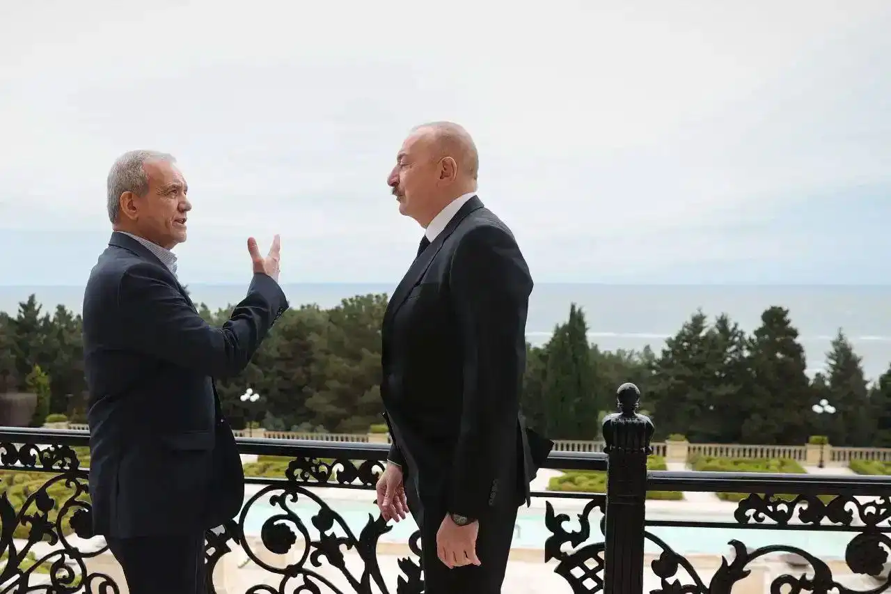 Թեհրանն ու Պաքուն մտադիր են յարաբերութիւնները բարձրացնել ռազմավարական մակարդակի․ Արաքչի