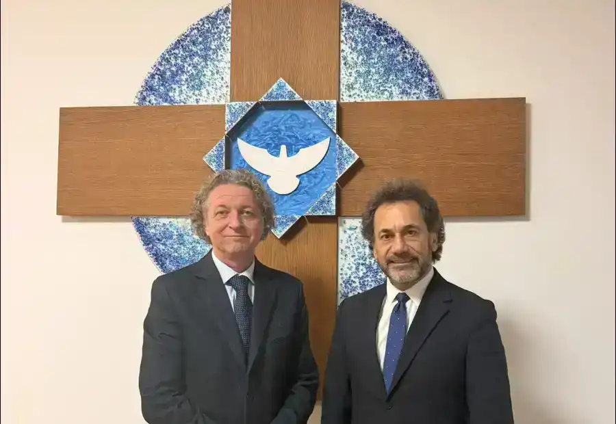 Վեր. Յարութիւն Սելիմեանի  հանդիպումը՝ Ռոմանիոյ Բարեկարգեալ Եկեղեցւոյ Էքումենիք գրասենեակի տնօրէնին հետ