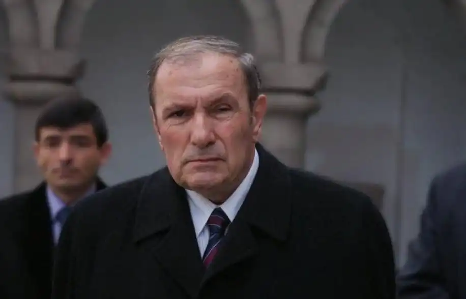 ՀԱԿ-ի Համագումարը Լեւոն Տէր Պետրոսեանը վերընտրեց կուսակցութեան նախագահի պաշտօնին 