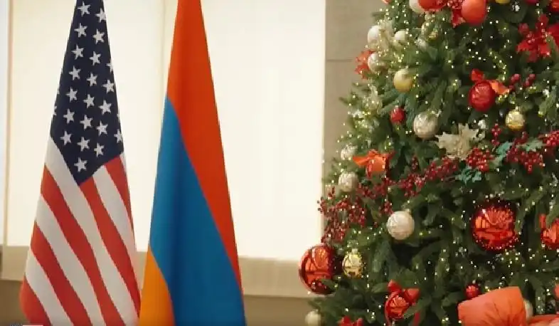 Վերջին մէկ տարուան ընթացքին հայ-ամերիկեան յարաբերութիւններն աւելի մեծ առաջընթաց գրանցած են. Քուինը շնորհաւորած է Ամանորը եւ Սուրբ Ծնունդը