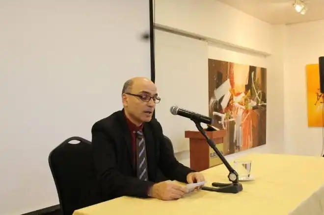 Լեւոն Շառոյեանի նոր հատորը ՝ «Գրականաշունչ պտոյտ՝ այբուբենի տառերուն հետ»