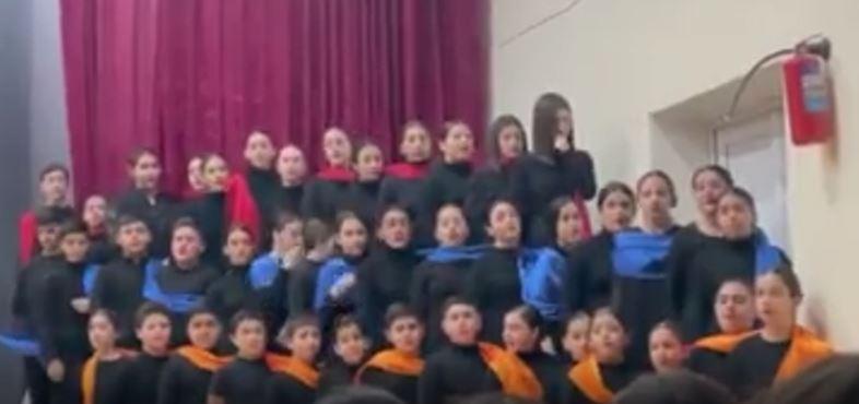 Երեւանի մէջ. Արցախի մասին երգի ատեն աշակերտները արտասուած են (Տեսանիւթ)