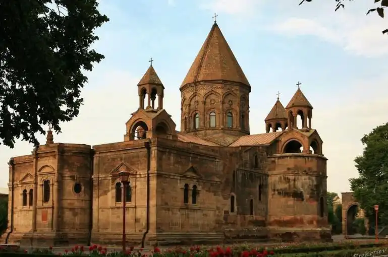 Մայր Աթոռ. Յայտարարութիւն