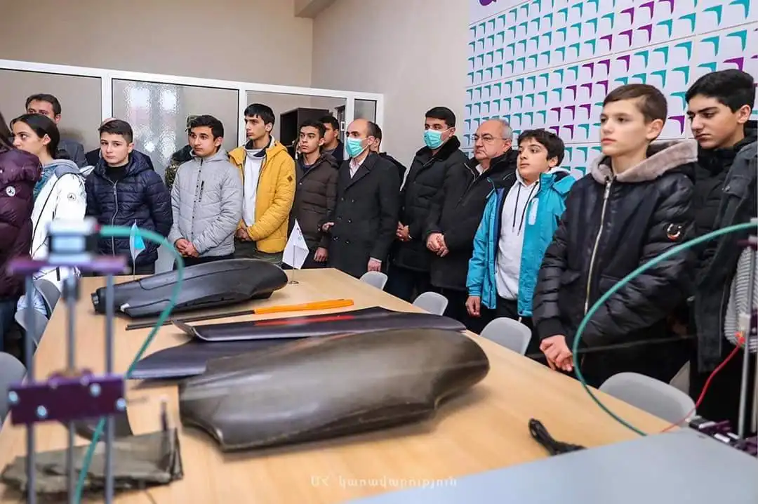 Ստեփանակերտի N3 դպրոցին մէջ բացուած է ԱԹՍ-ներու առաջին կրթական աշխատանոցը