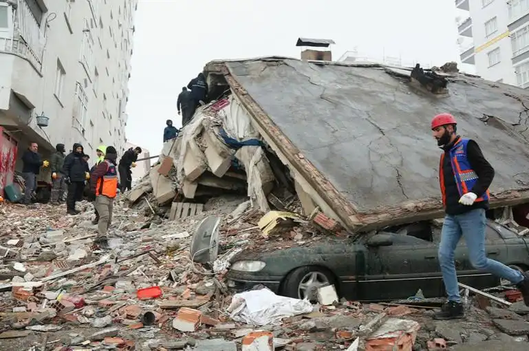 Թուրքիոյ մէջ. Երկրաշարժի զոհերու թիւը կը շարունակէ աճիլ 