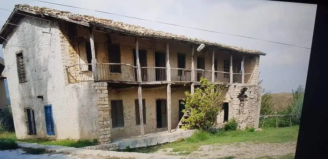 «Պապենական մեր տունը երէկուան երկրաշարժէն մեծ վնասներ կրած է». Լուսանկար