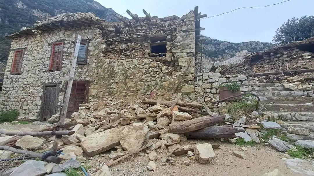 «Այստեղ ապրած են Պապուճեանները...»