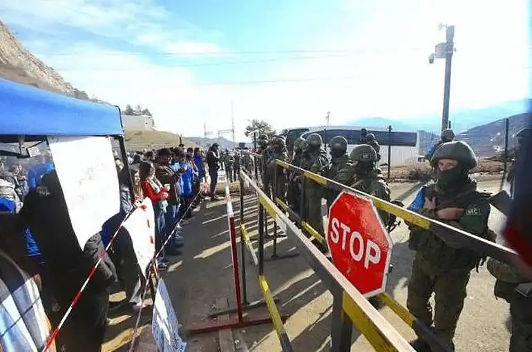 Human Right Watch-էն քննադատութիւն Պաքուին 