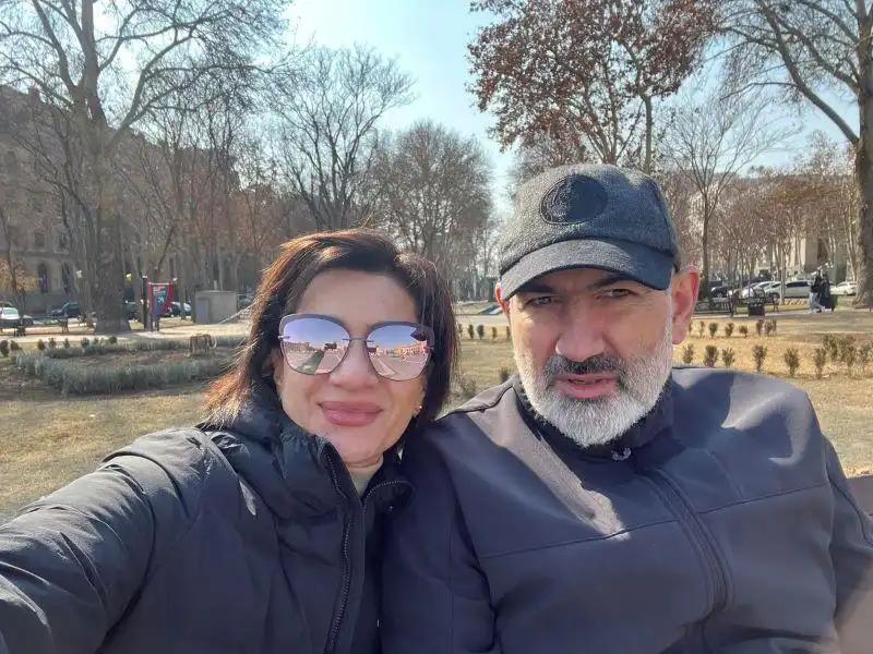 Վարչապետի եւ իր կնոջ  պտոյտ-այցը դէպի Կիւմրի (Լուսանկարներ)